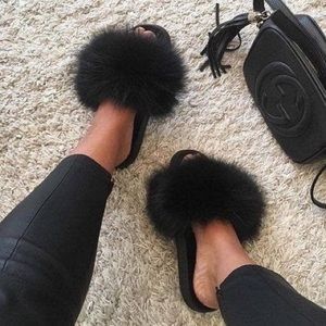 Black Furry Slippers Slides Trendy Sandals Size 8